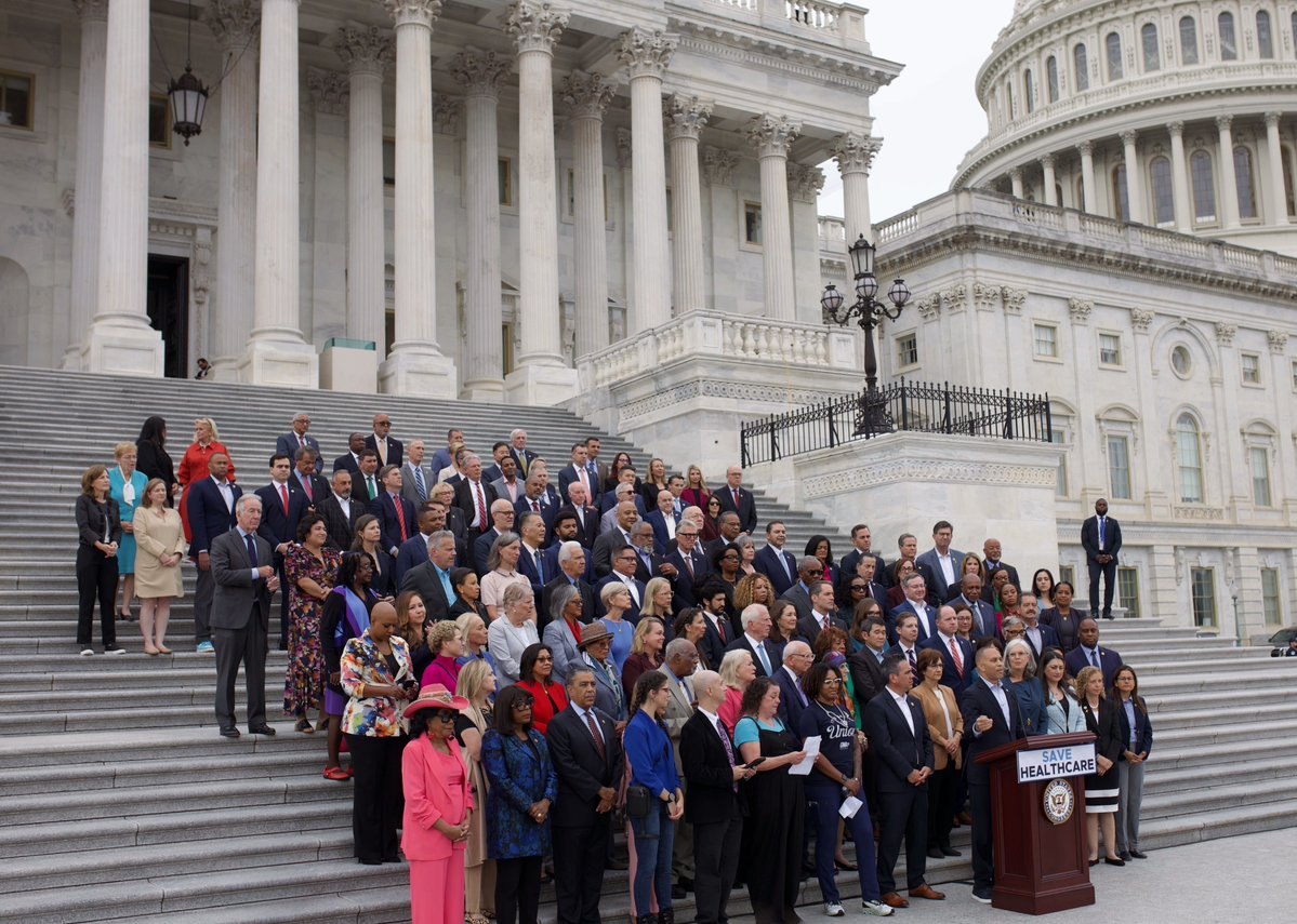 RepCarbajal's tweet image. .@HouseDemocrats are in Washington and ready to work.

Republicans skipped town because they&apos;d rather shut the government down then protect your health care.