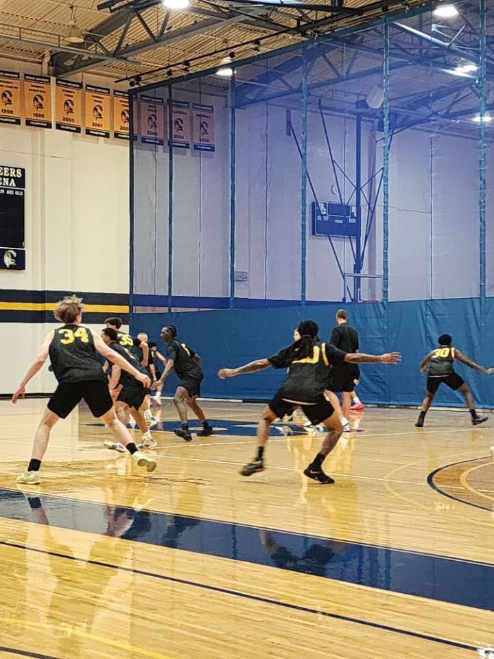Locked in from the start. Day one in the books! 💪🏽💙💛
-
-
-
-
#d3basketball #gobucs #beloitcollege