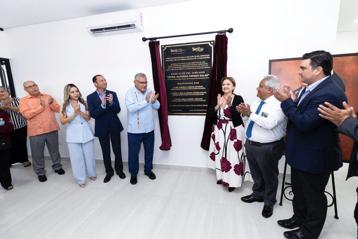 SilviaLunaAgs's tweet photo. Al inaugurar en #Coahuila la Casa Club del Jubilado, el Srio. Gral. del #SNTE, Mtro. Alfonso Cepeda Salas, dijo que así como se honra la trayectoria de maestros retirados, se debe garantizar justicia laboral para las nuevas generaciones, con la desaparición de la @USICAMM_OFICIAL https://t.co/28z5wKIPIC
