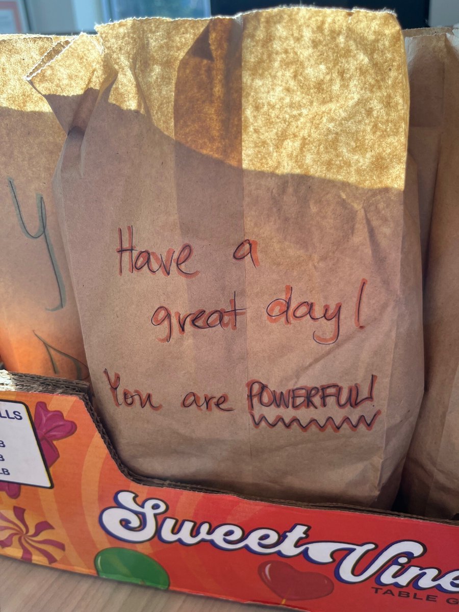 The Eli Lilly team put so much care into packing lunches for the kids at our shelter, adding uplifting messages to brighten their day.

We’re deeply grateful for their support and to Faith for delivering these thoughtful meals with so much heart. 💜