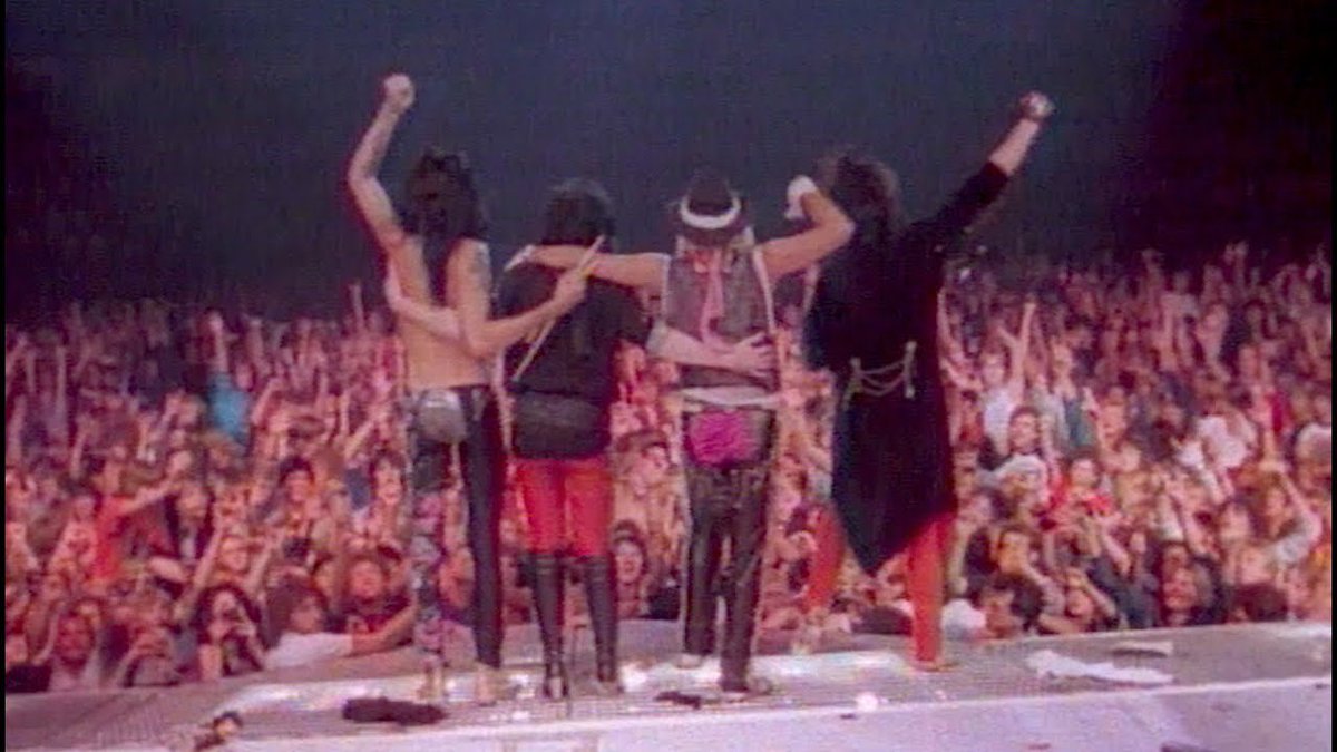 ⊹₊⟡⋆ (@swiingingsixx) on Twitter photo ⋆˙⟡ On this day in 1985 Mötley Crüe released their hit single ‘Home Sweet Home’ 🎭
⟡ <a href="/MotleyCrue/">Mötley Crüe</a> — #MotleyCrue #80s ⟡ ⋆˙⟡ On this day in 1985 Mötley Crüe released their hit single ‘Home Sweet Home’ 🎭
⟡ <a href="/MotleyCrue/">Mötley Crüe</a> — #MotleyCrue #80s ⟡