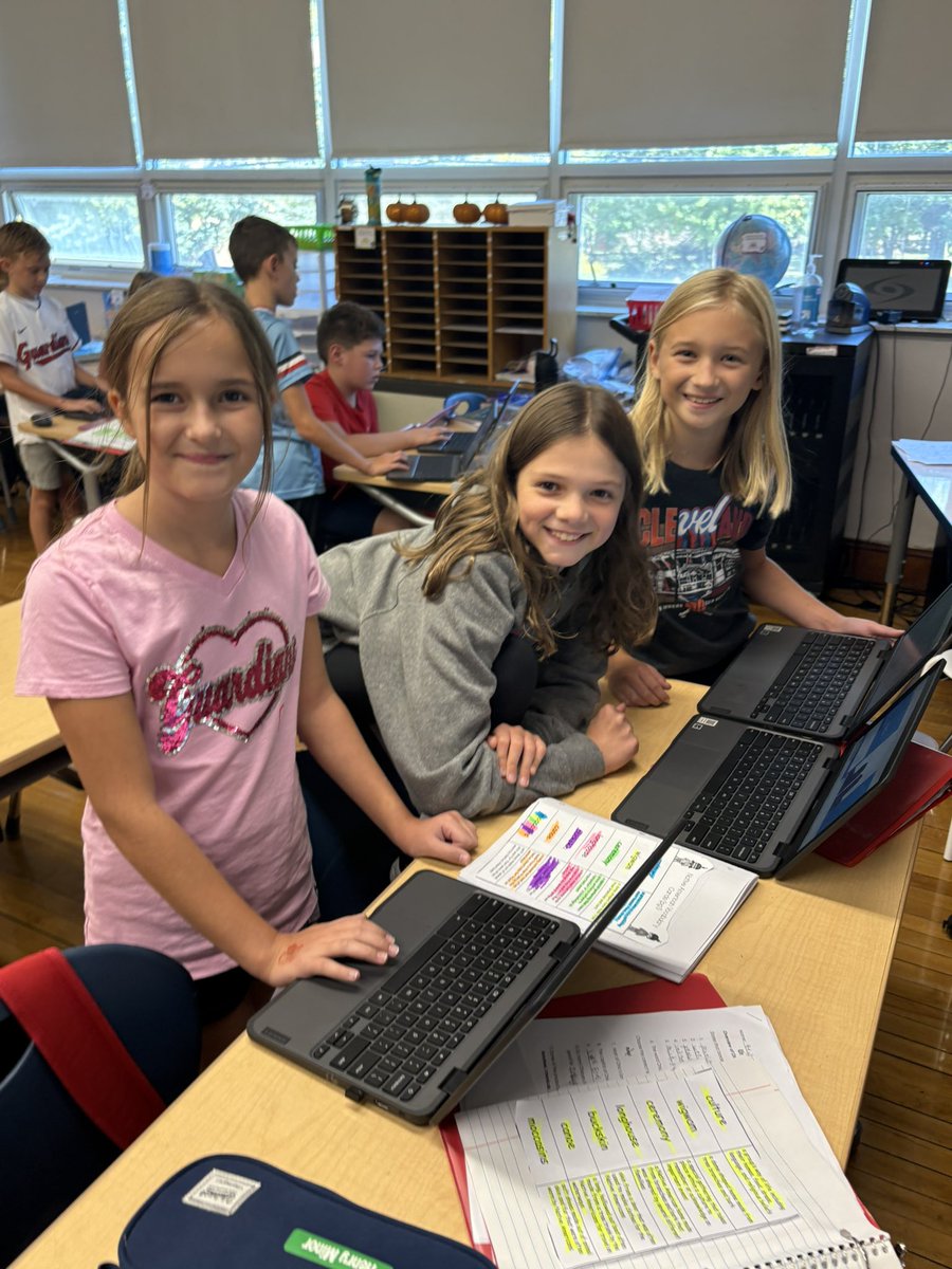 Amy Akosi tweet media