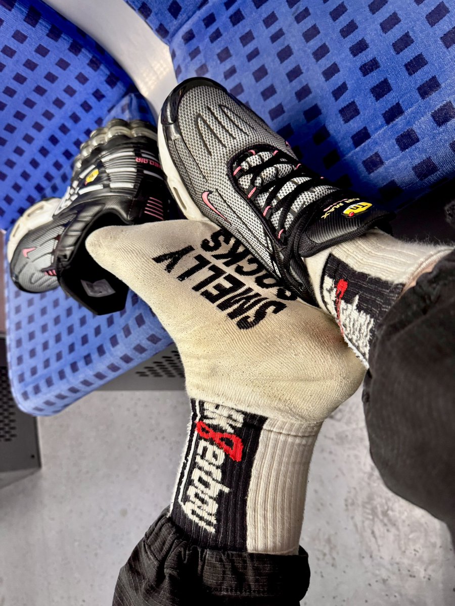 nikesk8's tweet image. After work-Sweaty and smelly🥵