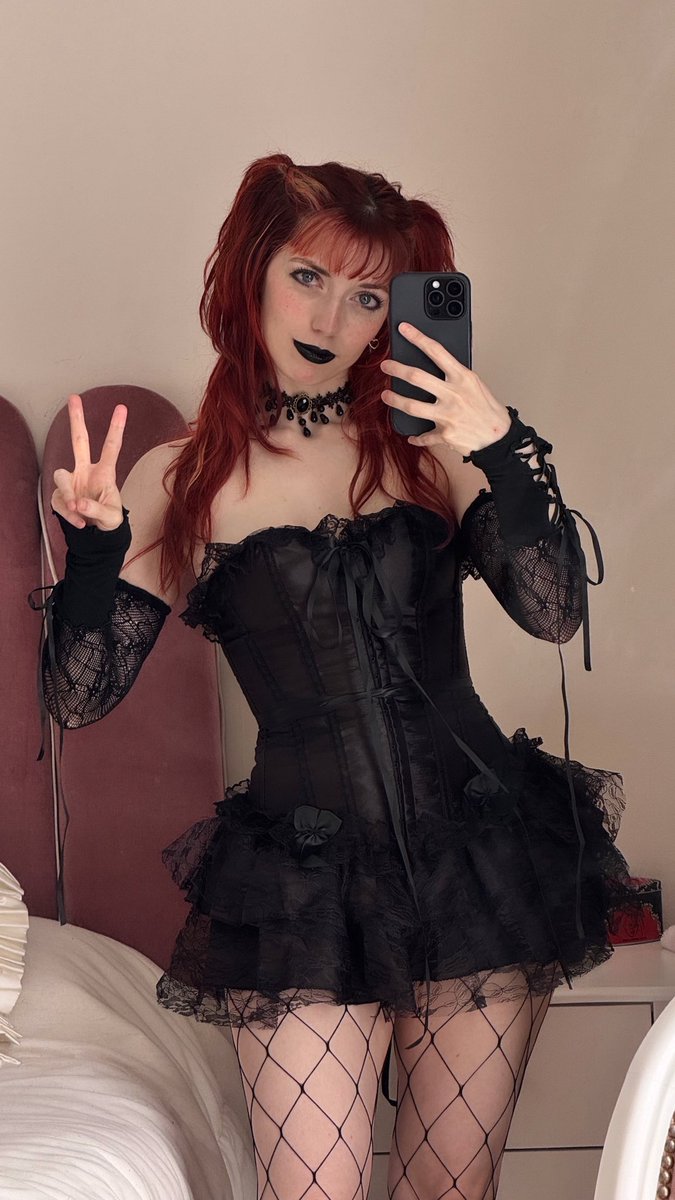 Tu gótica culona 🖤🫣🥰