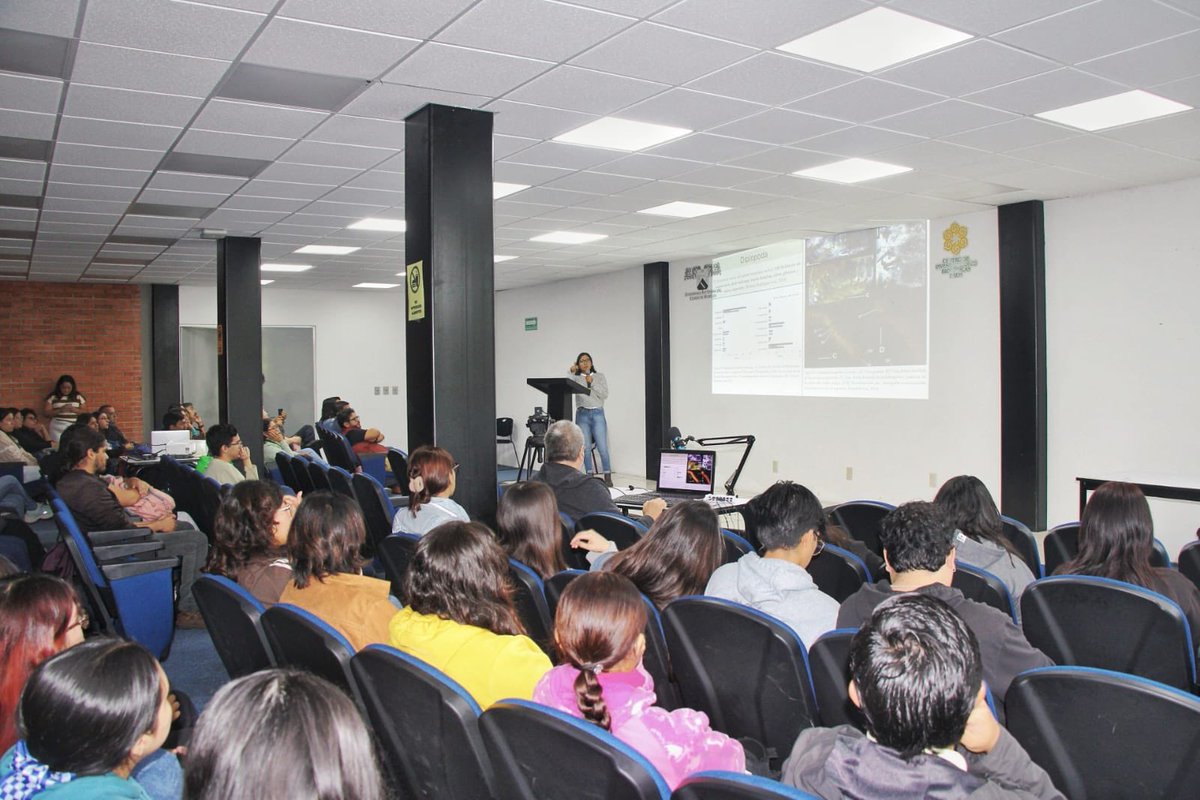 uaemorelos's tweet image. La alumna de la Maestría en Manejo de Recursos Naturales del CIB-UAEM, Suzette Cárdenas Amaya, impartió la conferencia “La diversidad fósil de los artrópodos terrestres en México”, destacando su importancia como indicadores paleoclimáticos y paleoambientales.
#UAEM #CIB