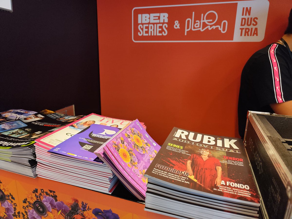 RevistaRubik's tweet photo. La edición de octubre de la #RevistaRubik, ya disponible y a disposición de todos los profesionales que acudan estos días a @iberseries_pi . 

Puedes encontrar ejemplares en los principales espacios informativos y de celebración de paneles en @mataderomadrid : Cineteca, Zona de Acreditaciones, Mostrador Chopera y Mostrador Casa del Lector. 

https://t.co/8HBFMqRodm