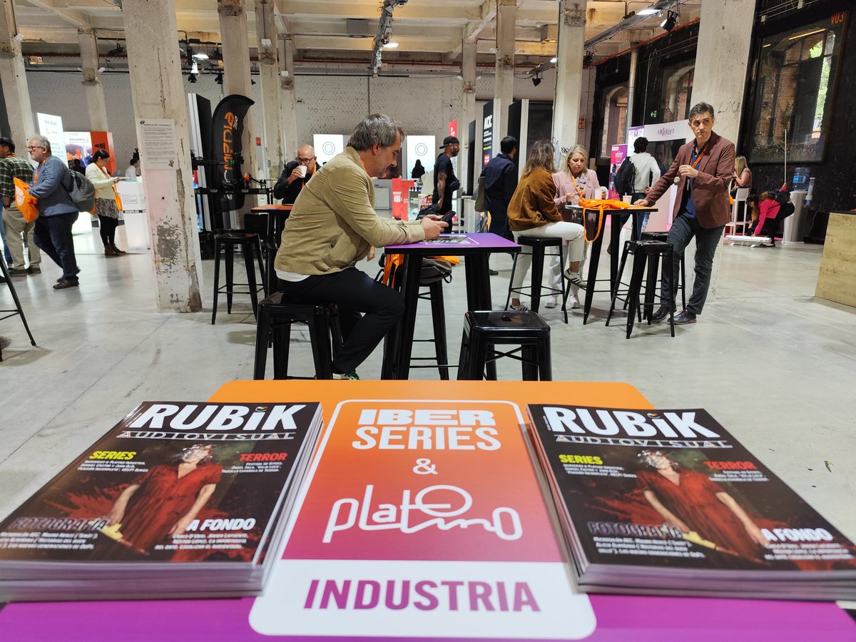 RevistaRubik's tweet photo. La edición de octubre de la #RevistaRubik, ya disponible y a disposición de todos los profesionales que acudan estos días a @iberseries_pi . 

Puedes encontrar ejemplares en los principales espacios informativos y de celebración de paneles en @mataderomadrid : Cineteca, Zona de Acreditaciones, Mostrador Chopera y Mostrador Casa del Lector. 

https://t.co/8HBFMqRodm