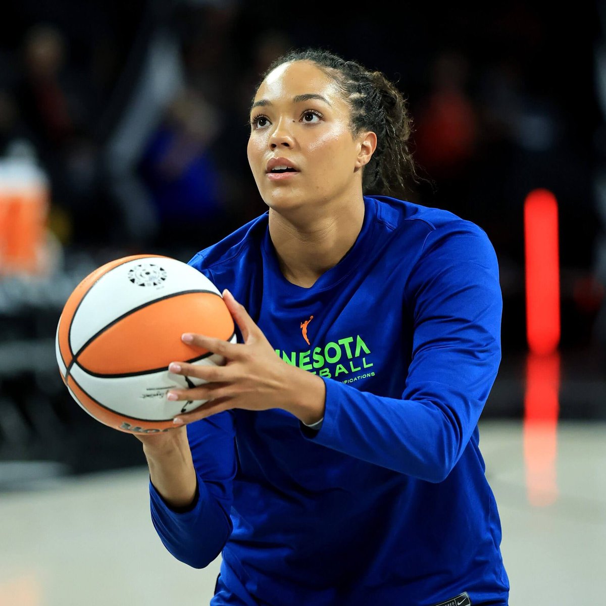 LynxLead's tweet photo. Napheesa Collier on what Cathy Engelbert has said to her: 

"Only losers complain about the refs" 

"Caitlin [Clark] should be grateful she makes $16M off the court, cause without the platform the WNBA gives her she wouldn't make anything" https://t.co/dYOt5mXoav