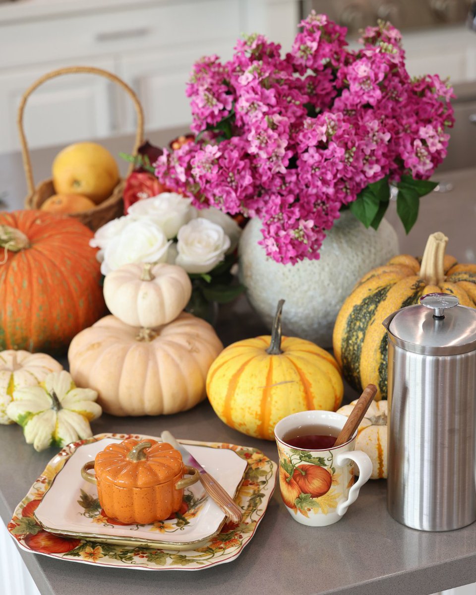 ANNOVAme's tweet image. Pumpkins everywhere, tea in hand, and all the fall feels 🍁☕.
#ANNOVA #ANNOVAME #TableSetting #TableDecor #Tablescape #Tableware #TableStyling #TableSettingIdeas #TableDecorInspo #TableDesign #TabletopDecor #TableSettingInspiration #halloween #HauntedDecor #fall #pumpkin