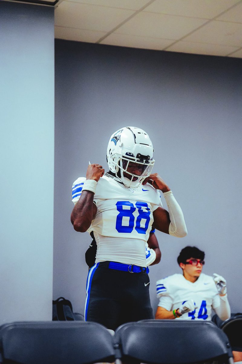 MID SEASON STATS‼️

2 TD

11 REC

400+ YRDS

<a href="/CoachT_99/">Coach T</a> <a href="/HowardHuskies1/">HH Prep Post Grad Football Team</a> <a href="/coachhoward22w/">Coach James Howard</a>