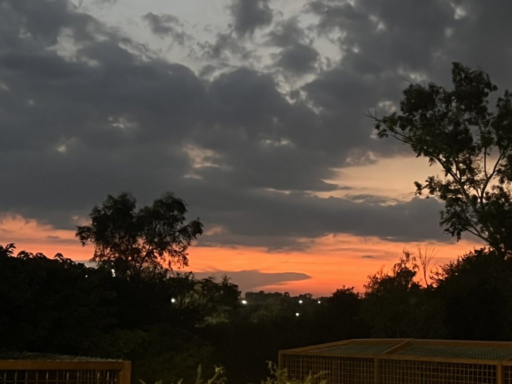 Aautoprivate's tweet image. Share your Magical clouds.. 
#MiK 📸