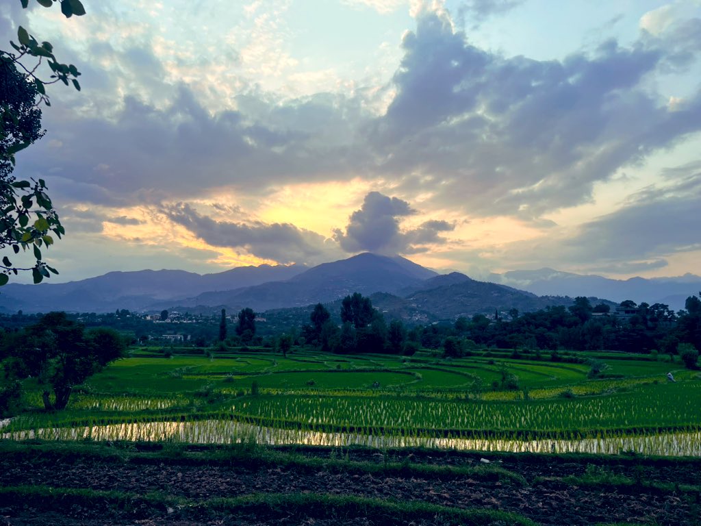 Aautoprivate's tweet image. Share your Magical clouds.. 
#MiK 📸