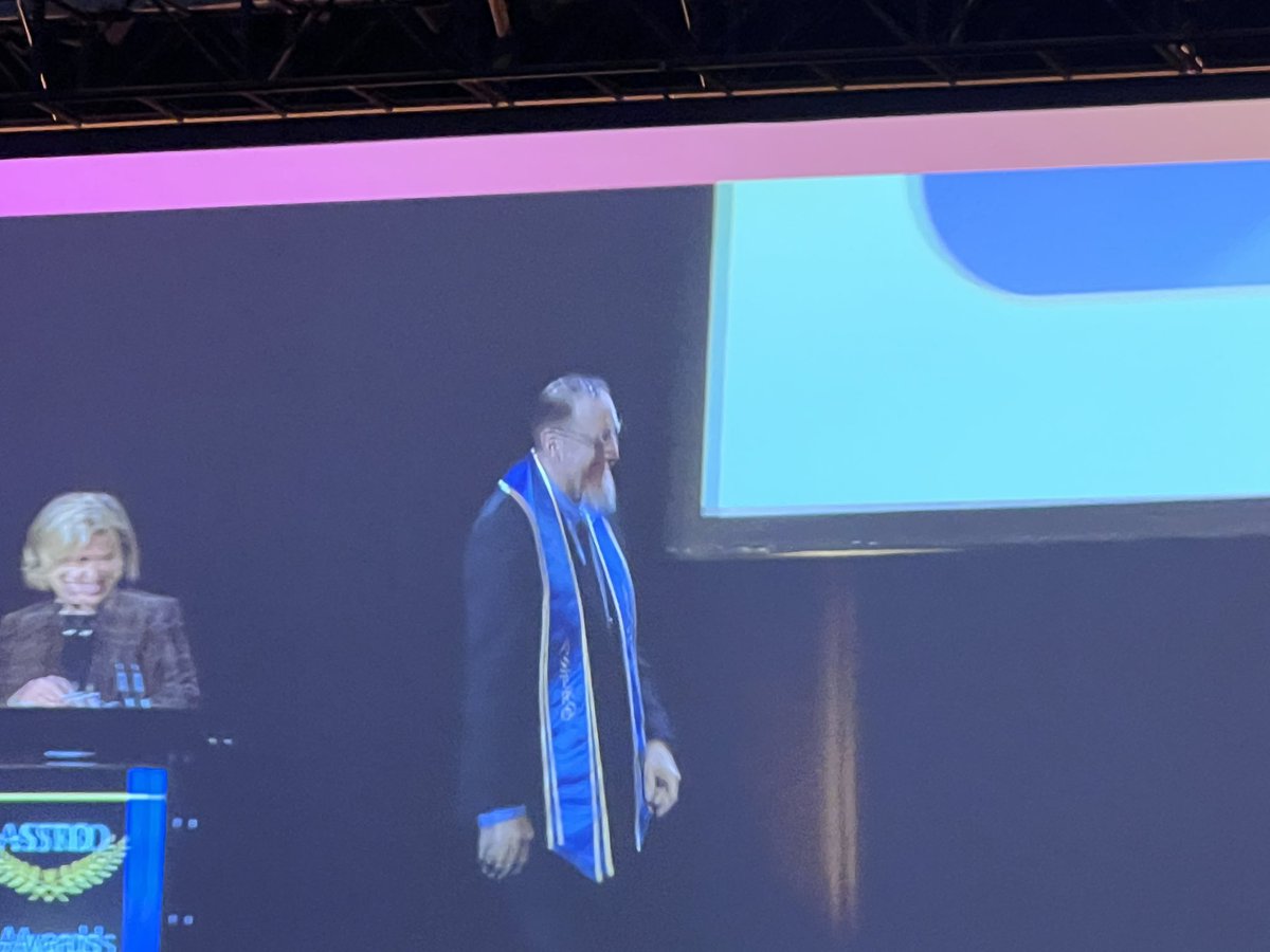 Let’s gooooo! Congrats to my dear friend Dr. C Dave Fuller on his Fellow of <a href="/ASTRO_org/">ASTRO</a> designation. 💪🏾💪🏾#ASTRO25 <a href="/MDAndersonNews/">MD Anderson Cancer Center</a>