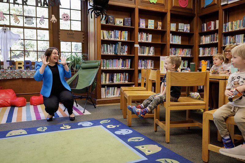 PaSenateDems's tweet image. 📚 September is #LibraryCardSignUpMonth!
A library card isn’t just a piece of plastic—it’s a passport to knowledge, imagination and opportunity.
Unlock free access to books, movies, e-books, audiobooks and more at your local library.