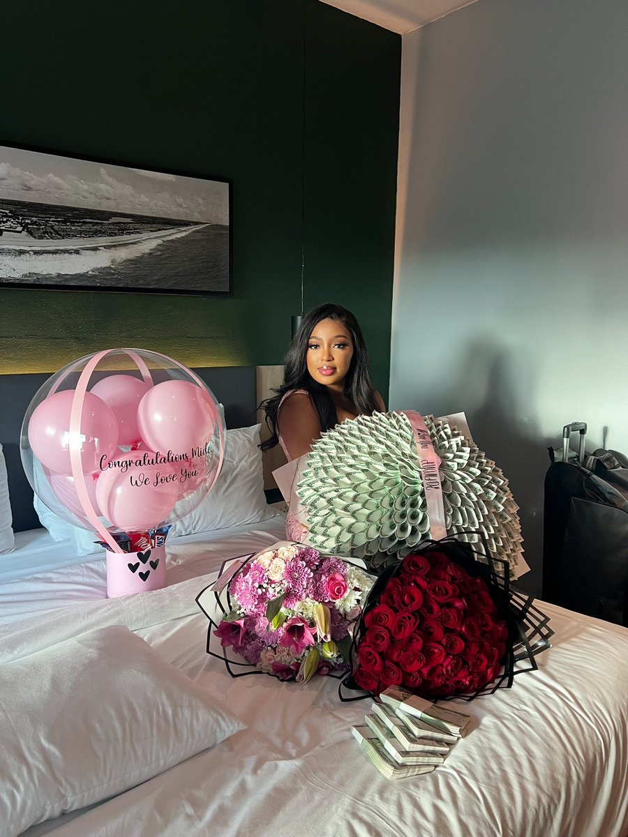 Mide_iw's tweet photo. Mide Army never sleeps 😍💝 Another thoughtful package of love for our girl!

Y’all be making this journey so easy for Mide and she truly appreciates😌❤️❤️

#MideIwasokun
#BBNaija https://t.co/xERgt3sbkd