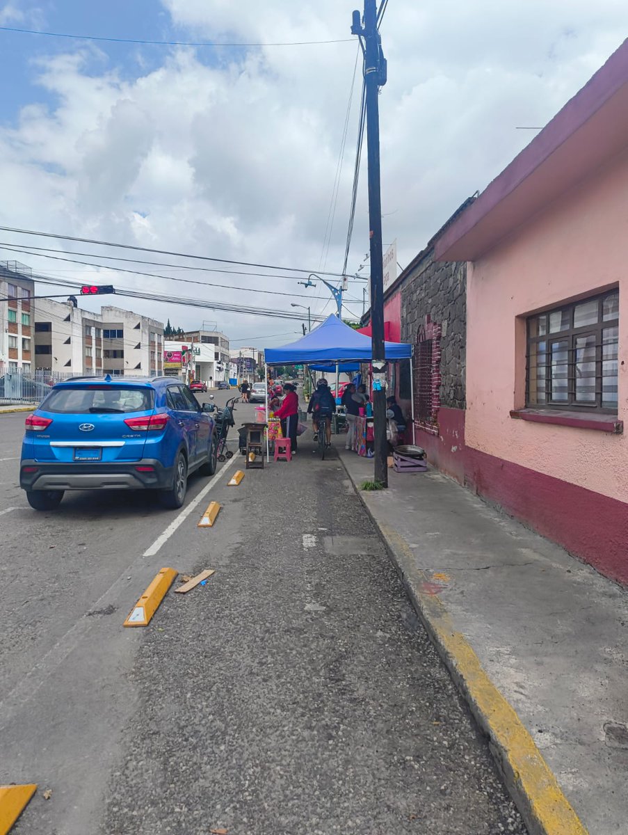 <a href="/PueblaAyto/">Ayuntamiento de Puebla</a> <a href="/dobbyloca/">Armando Pliego Ishikawa ⏳</a> <a href="/dirtransitopue/">Tránsito Mpal Puebla</a> <a href="/elsoldepuebla1/">El Sol de Puebla</a> <a href="/SSC_Pue/">SSC Puebla</a> domingo 1:20 pm y la ciclovia invadida por ambulantes.  Diagonal 19 poniente con esquina 27 sur... que se necesita hacer para que la dejen libre?????