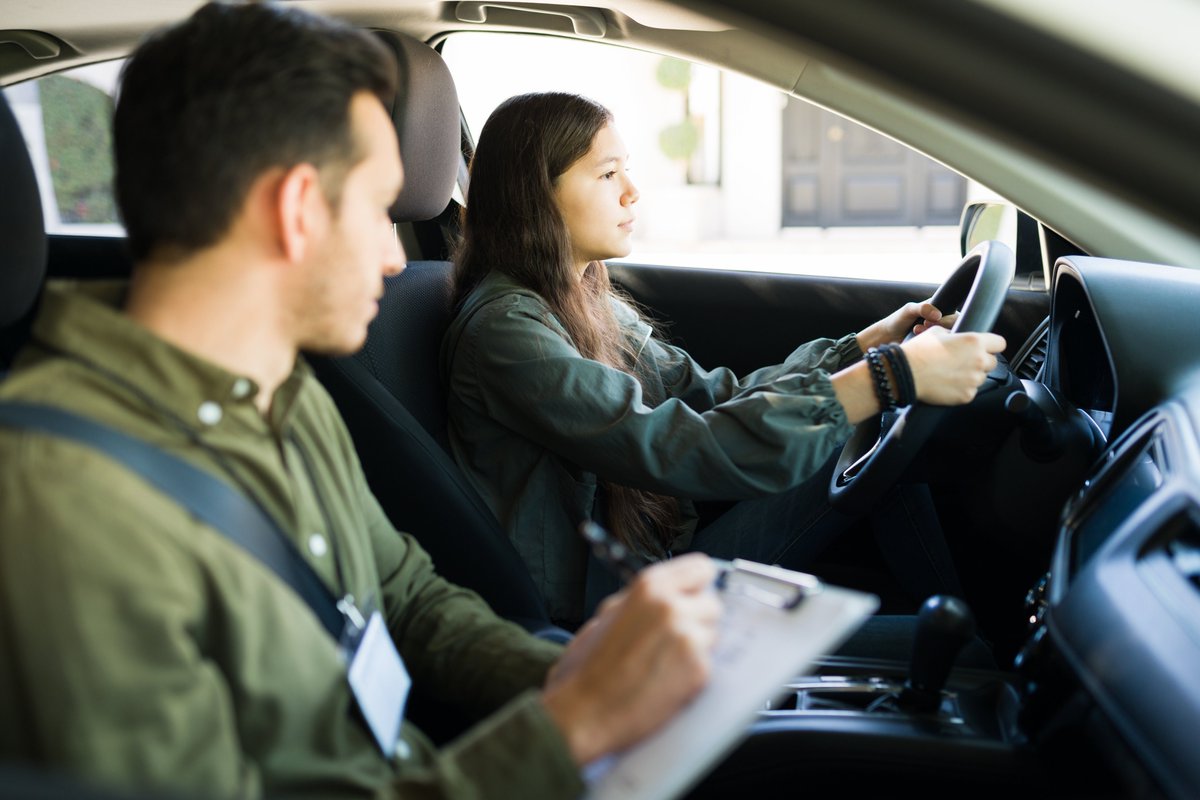 directcollision's tweet image. Your teen students are most likely back in school, which means it’s a crucial time to reinforce safe driving habits among these young drivers.

Here’s how to navigate the road ahead safely with PA graduated licenses. bit.ly/4pPrqsm