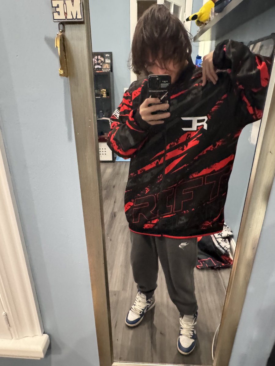 RiFtRain's tweet photo. RIFT CLAN PAINTBALL ?! https://t.co/7jCKW6ulEH