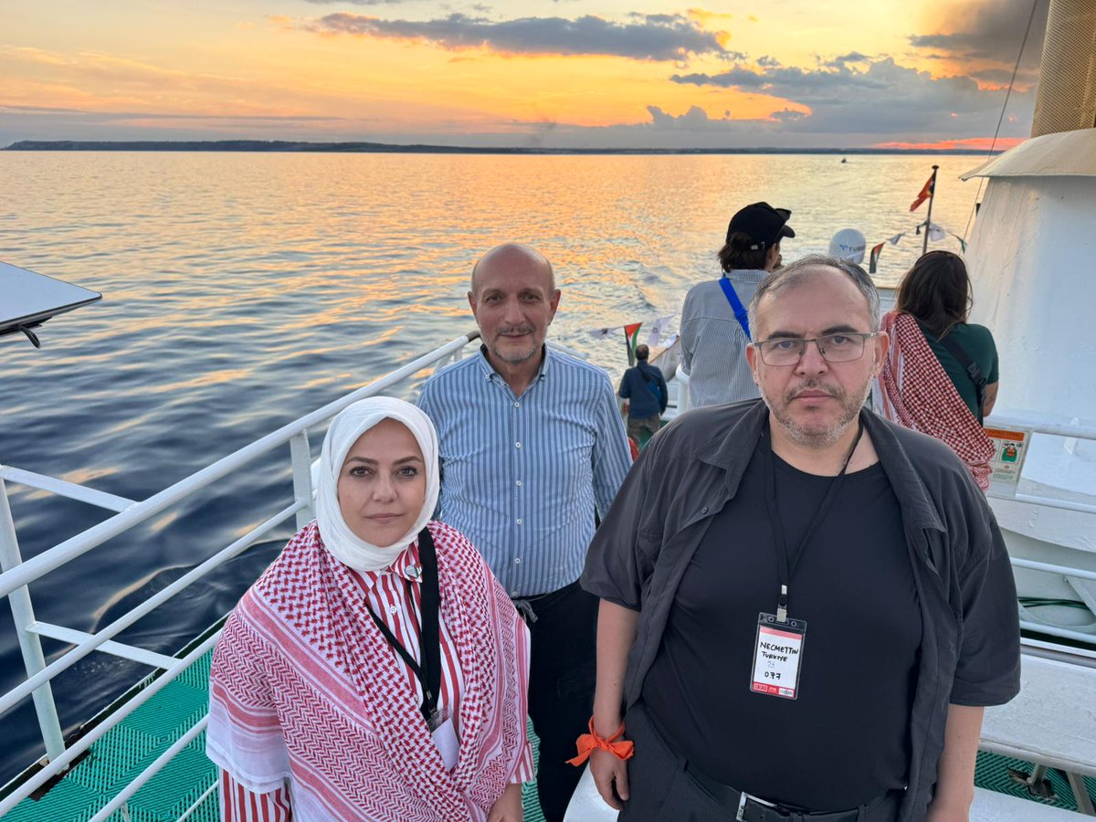 MustafaKurdas's tweet image. SON DAKİKA /YOLUNUZ AÇIK OLSUN....

MİLLETVEKİLLERİMİZ GAZZE İÇİN İTALYA&apos;DAN HAREKET ETTİ... 

Günlerce Tunus&apos;ta Gazze&apos;ye gitmek için bekleyen ancak son dakikada filo listesinden çıkarılan Milletvekillerimiz büyük çabalar sonucundu yolculuklarına başladılar. Hatırlanacağı üzere…