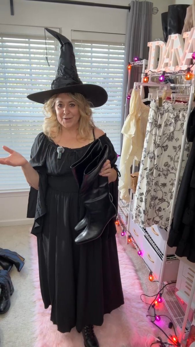 dana vento (@danavento) on Twitter photo ๐ค Halloween ready in one click: Witch dress + boots + hat ๐งโโ๏ธ
Full look here ๐๐ amzn.to/4mFm14I #Ad ๐ค Halloween ready in one click: Witch dress + boots + hat ๐งโโ๏ธ
Full look here ๐๐ amzn.to/4mFm14I #Ad