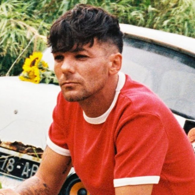 tracklist's tweet photo. 🚨 VEIO AÍ! Louis Tomlinson acaba de lançar "Lemonade", o primeiro single de sua nova era. 🍋 #LouisLemonade

🔗: https://t.co/D14a5KIcfN https://t.co/Uf62jfS8wX