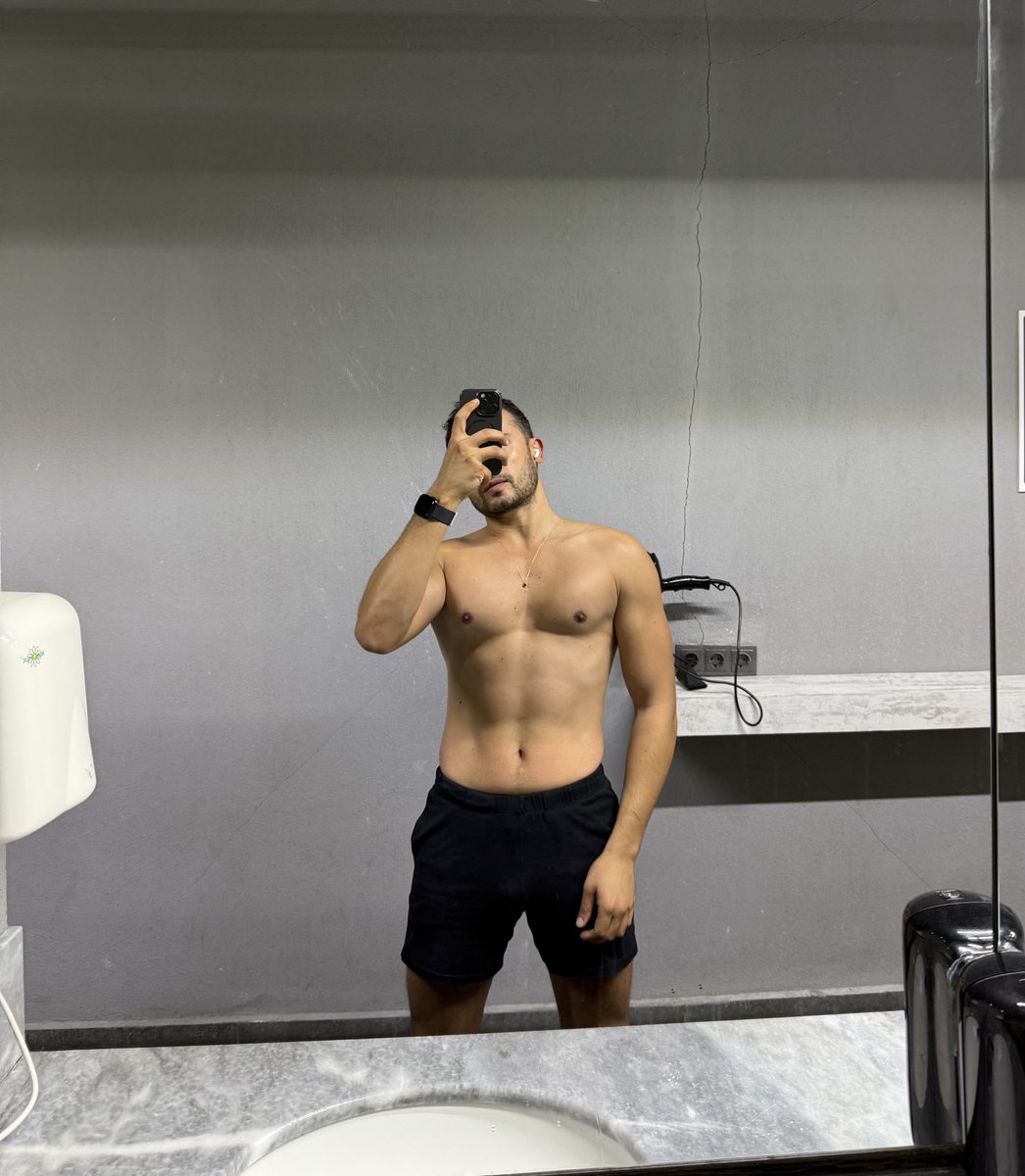 msty200's tweet image. Kış gelmemiş gibii