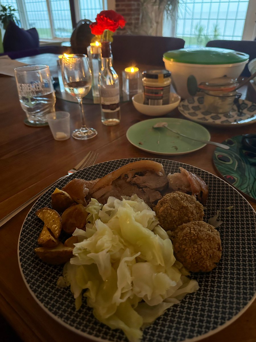 julesserkin's tweet image. Your home farm reared #Pork was divine ! Sooo tender &amp;amp; #tasty pix doesn’t do justice - @The_Goods_Shed