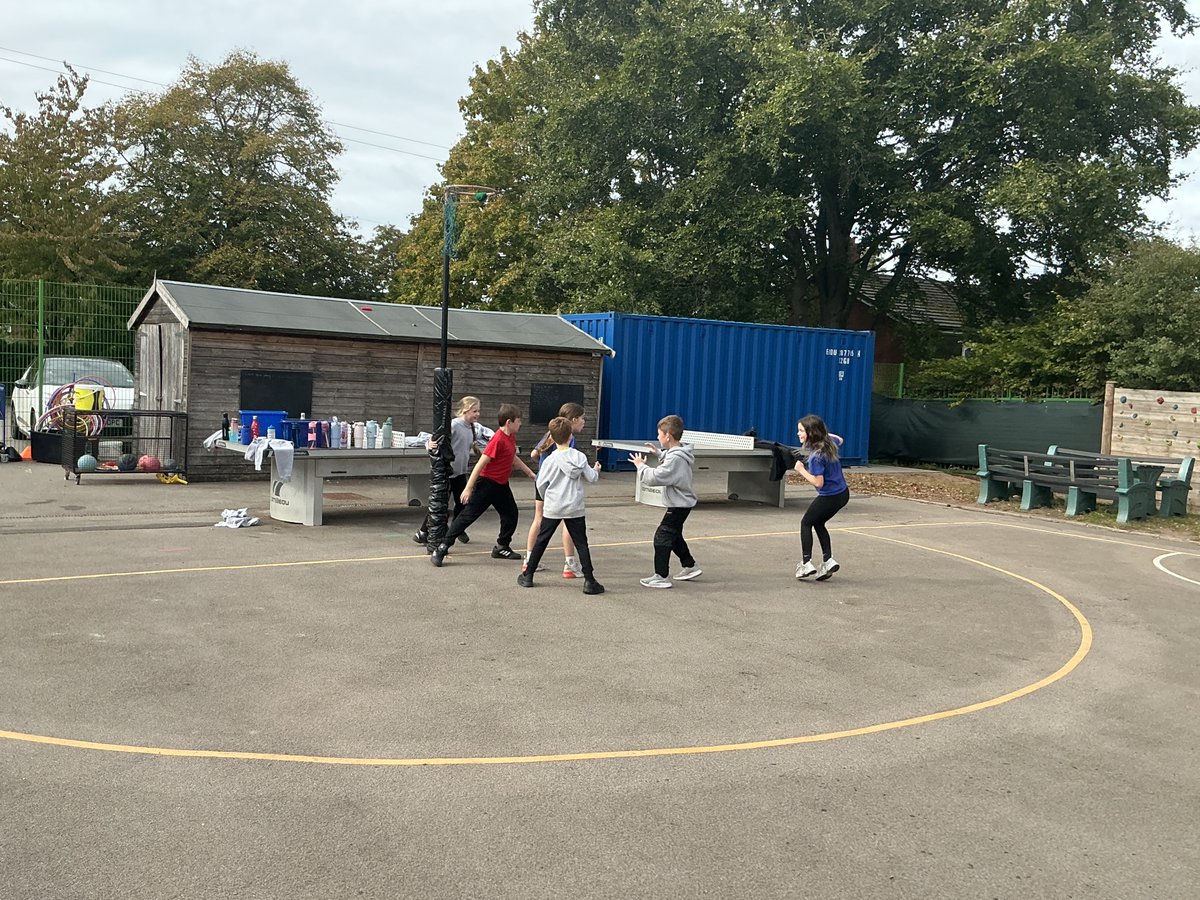 Year 4 are mastering their Netball skills- Let the mini games begin!