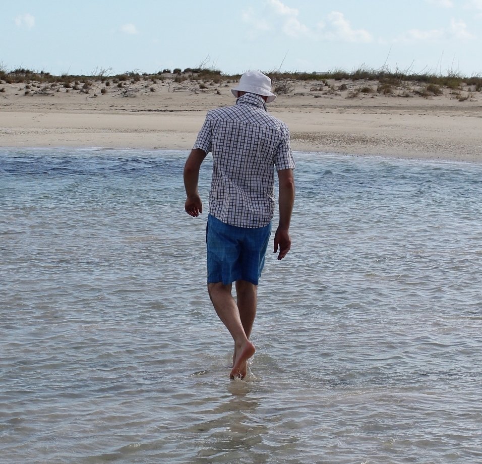 Hello! I'm heading to the departure lounge after 31 years in various newspaper roles at Canary Wharf, the last 16 in the fab world of travel. Huge thanks to all you lovely #travel PRs for your magnificent help. Time to explore new horizons ... I'll sea you on the other side!