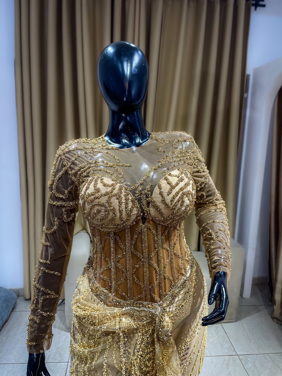 carewcouture's tweet image. 💛⭐️⭐️

#carewcouture #gold #custommade #custommadedress #bespoke