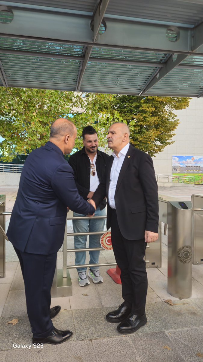 Yoğun geçen yaz programlarımızın ardından, Gazi Meclisimizde kıymetli misafirlerimizle bir araya geldik. Yeni yasama yılının arefesinde vatandaşlarımızla bir arada olmaktan mutluluk duyduk. 

Yeni dönemin bölgemize, milletimize, ülkemize ve mazlum coğrafyalara umut, huzur ve