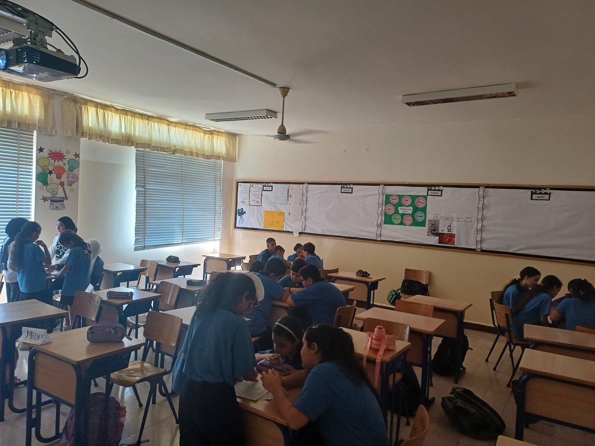 Differentiated Activity about integers. Grade 6 students discovered the definition of integers and how to represent them on the axis. <a href="/MakAishaSchool/">MakAishaSchool</a> <a href="/FawziehHn/">fawziehhnaini</a>