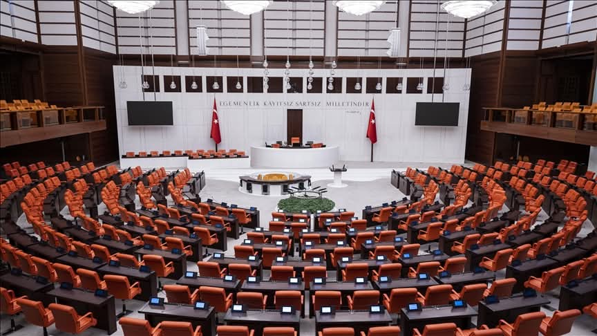 28.Dönem 4.Yasama yılı <a href="/TBMMGenelKurulu/">TBMM Genel Kurulu</a>
1 Ekim itibariyle başlayacak,
Hayırlara vesile olmasını temenni eder
♦️Kamuda Taşeron işçilik 
♦️Vergi dilimi
♦️Sendikalar kanunu 
♦️Aylık bağlanma oranları 
♦️Kıdem tazminatı gibi çalışma hayatını ilgilendiren sorunların çözümü bekleniyor