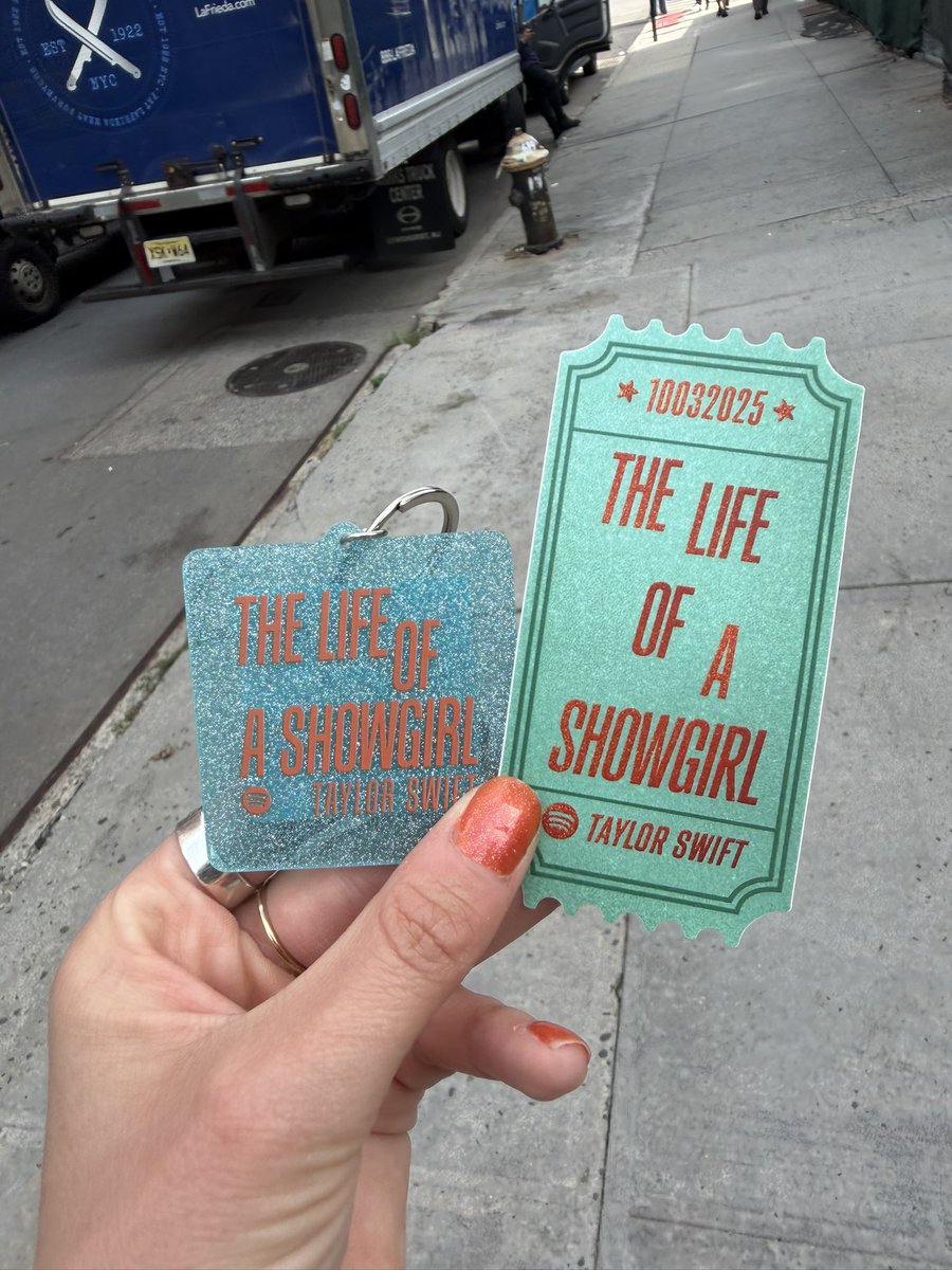 Molly1989vinyl's tweet image. Obsessed