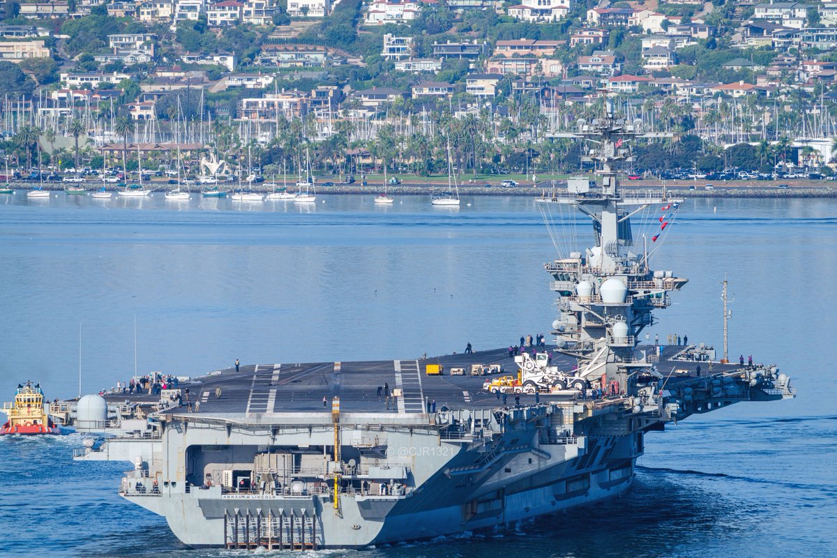 USS Abraham Lincoln 記念 LCDR AL RUIZ 1280px-USS_Abraham_Lincoln_(