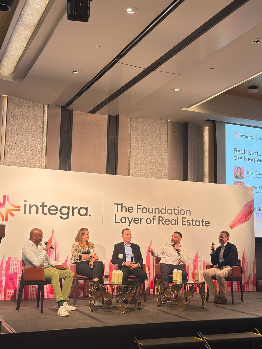 PropbaseApp's tweet image. 🚀 Kevin Goos Shares Propbase’s Vision at @integra_layer Launch Event in Singapore 🚀

We are pleased to share that the @PropbaseApp team is currently in Singapore for Token2049 Week, participating in one of the most prominent gatherings in the global Web3 and digital assets…