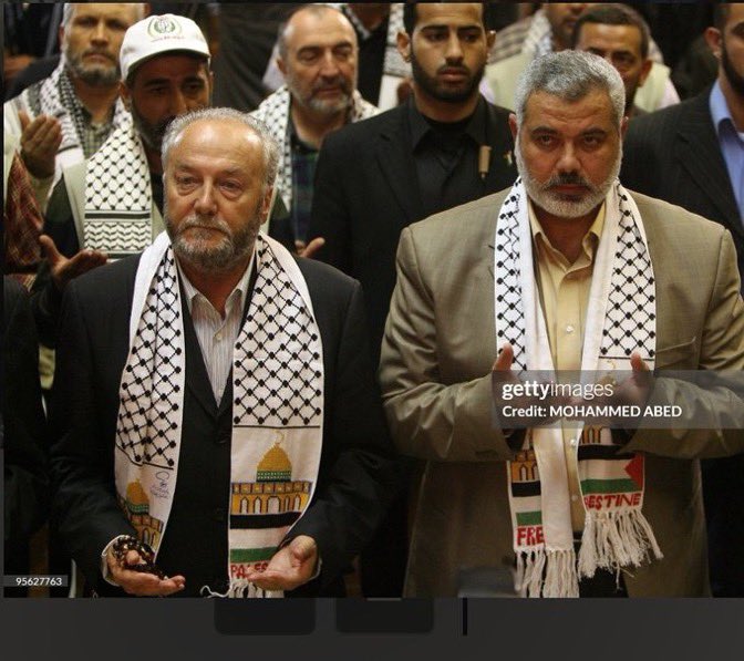 DropSiteNews's tweet image. The Israeli Foreign Ministry’s propaganda against the Global Sumud Flotilla has sunk to new lows: to smear a humanitarian mission bringing aid to starving civilians, it pointed to a photo of long-time British politician, broadcaster, and activist @georgegalloway and claimed the…