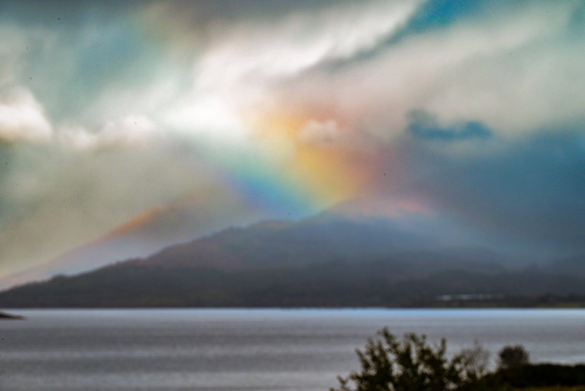 JUDITHM58257161's tweet image. It’s been a dreich day here at Loch Creran  - but suddenly a couple of amazing #rainbows through the drizzle and mist

@BBCScotWeather #Scotland #ARGYLL #mist