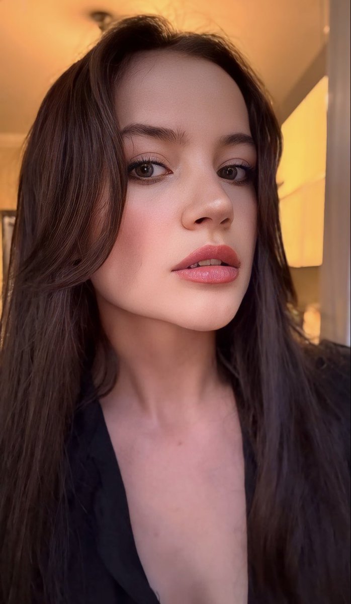 Yeterince güçlüsün.
Yeterince akillisin.
Yeterince güzelsin.
Yeterince iyisin.
Yeterince cesursun.
Yeterince naziksin.
lham veriyorsun. Seviliyorsun Bakimlisin ve güçlüsün.
Sen yeterlisin ve hep öyle olacaksin…❤️

 #YağmurYüksel