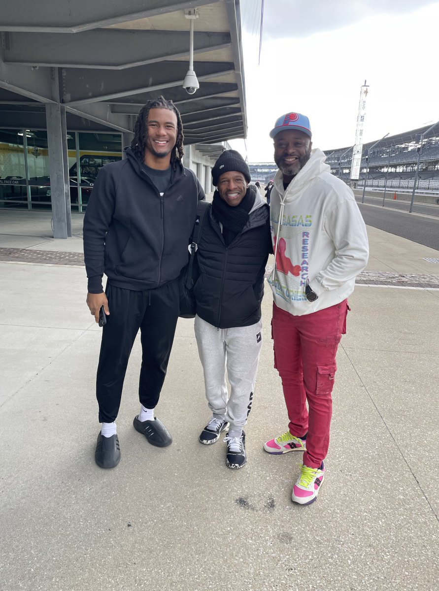 ampharris's tweet photo. Shoutout to my young fella #ADMitchell Tough moments donโt define you, they build you. Keep your head high, keep grinding, and know that you have a lot of people rocking with you. Bigger moments are coming, and youโll be ready. ๐๐พ๐๐พ๐ฅ #KeepPushing #BounceBack #Fortheshoe https://t.co/ILBWlrwJVb