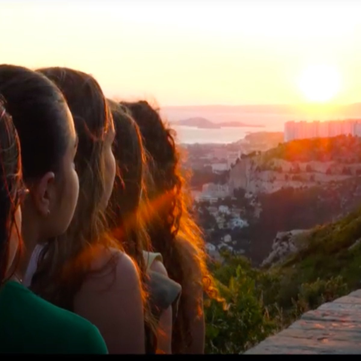 EPS_ac_aix_mars's tweet image. ✨ Félicitations aux 7 élèves de 3ᵉ du Clg Lakanal d’Aubagne et à Mme Rivière 

Clip de danse engagé pour défendre les droits des femmes: inceste, féminicides, mariages forcés, avortement, harcèlement, mutilations génitales, accès à l’éducation.

👉 youtube.com/watch?v=F71S8F…