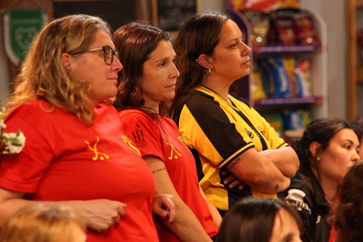 Facundo <a href="/mojatignanelli/">Facundo Tignanelli</a> estuvo en Colón. Junto al intendente <a href="/Waldemardecolon/">Waldemar Giordano 🇦🇷</a> y <a href="/ferdiazfer/">Fer Díaz</a>, candidata a diputada nacional, entregamos las constituciones y normalizaciones que 12 instituciones lograron gracias a la Ley de Asociaciones Civiles, que impulsamos y aprobamos en el