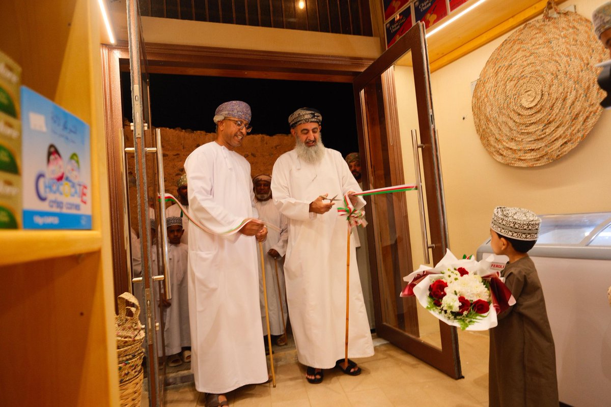 abdallahharthi1's tweet image. بدعوة كريمة من الاخوه صالح وسالم الضاويين سعدت اليوم بافتتاح محل [ الصفح ] كبقاله تحاكي المحلات القديمه لبيع الحلويات والعصاير وغيرها من الماكولات حيث تم افتتاح المحل بجوار مقهى الصفح بمنطقة القناطر بولاية ابراء ، المحل إضافة جديده للمشروع ونقطه اخرى للانطلاق لمشاريع ومحلات جديده…