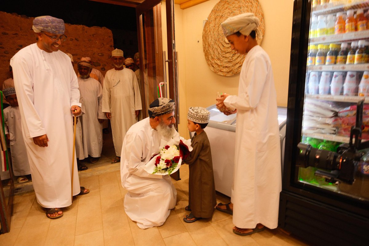 abdallahharthi1's tweet image. بدعوة كريمة من الاخوه صالح وسالم الضاويين سعدت اليوم بافتتاح محل [ الصفح ] كبقاله تحاكي المحلات القديمه لبيع الحلويات والعصاير وغيرها من الماكولات حيث تم افتتاح المحل بجوار مقهى الصفح بمنطقة القناطر بولاية ابراء ، المحل إضافة جديده للمشروع ونقطه اخرى للانطلاق لمشاريع ومحلات جديده…