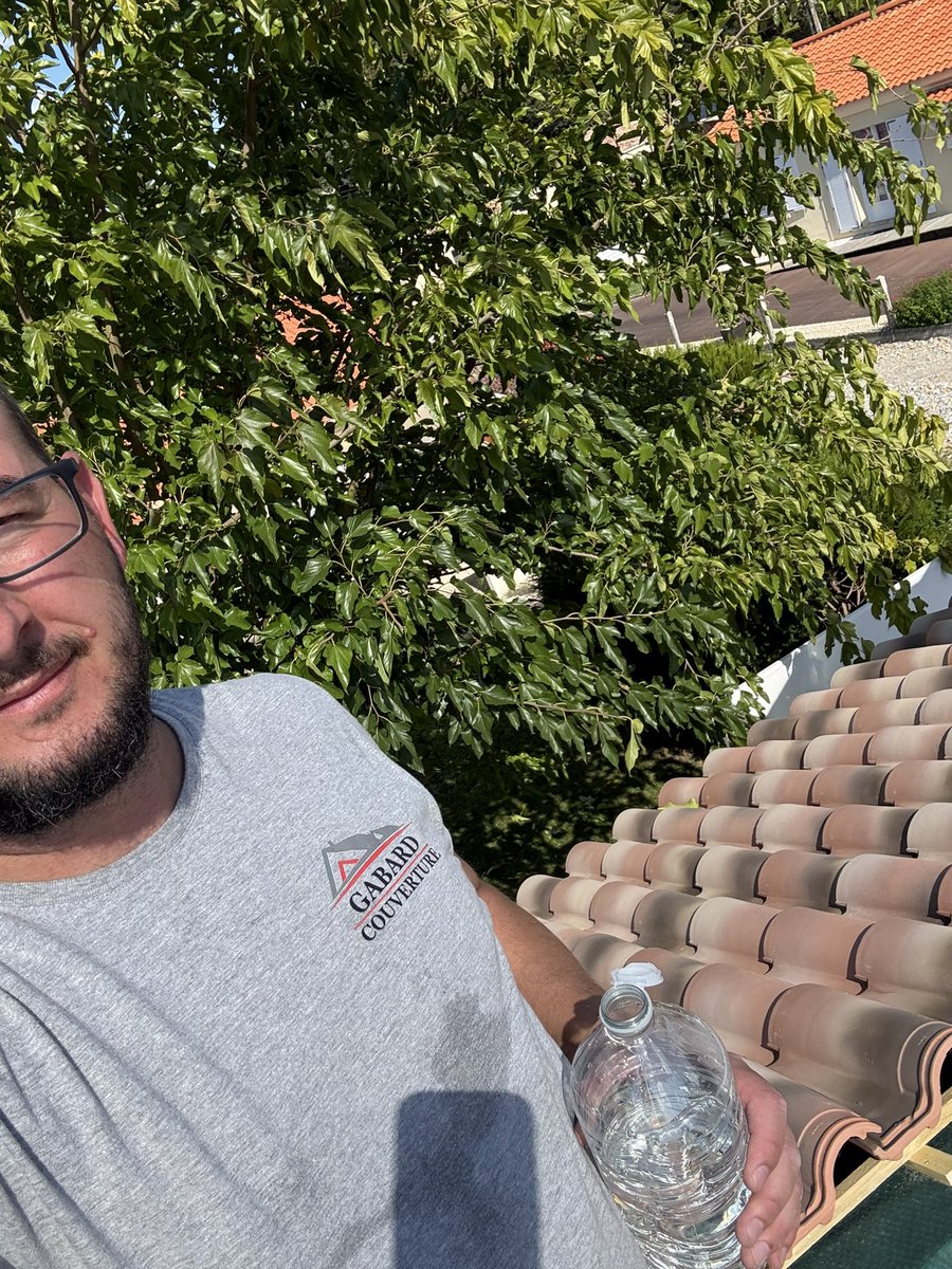 GabardMartial's tweet photo. 🏠 Toiture abîmée ? On rénove, répare et protège votre maison !
📞 06 68 19 86 54 | https://t.co/DPbZL7tkUY https://t.co/Lh4c853p9w