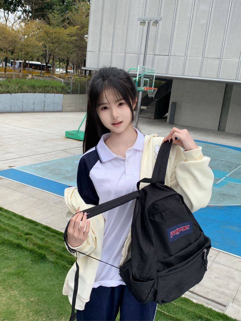 福利姬灵灵全球cos外围经济（全国独家资源）分享的黄推图片2 - 网红私拍内容