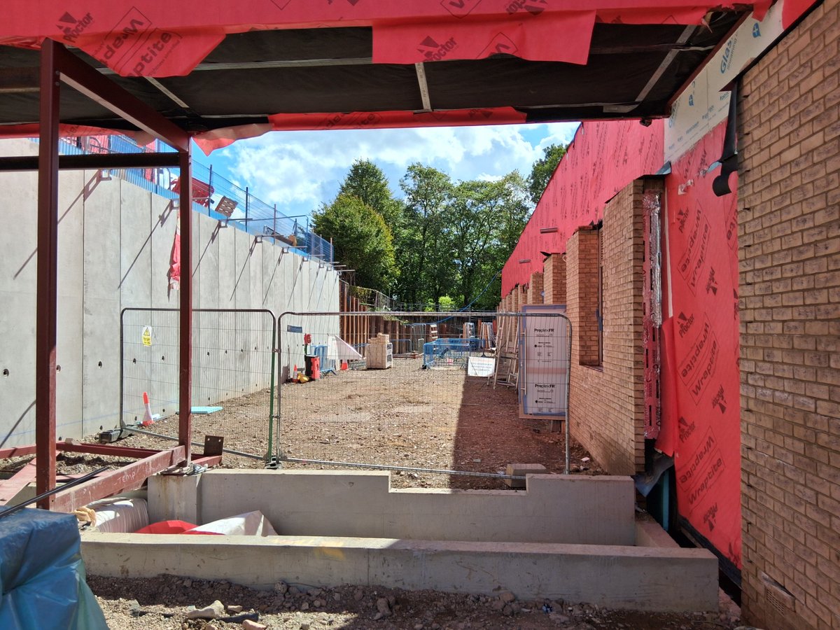Great to visit the new #SEND school in #Greenwich recently and see the site and building growing. It's looking very red at the moment!

A challenging site with some very steep gradients, but it's really taking shape.
 
<a href="/gallifordtry/">Galliford Try</a> 
<a href="/haverstock_llp/">Haverstock</a> 

#landscapedesign
