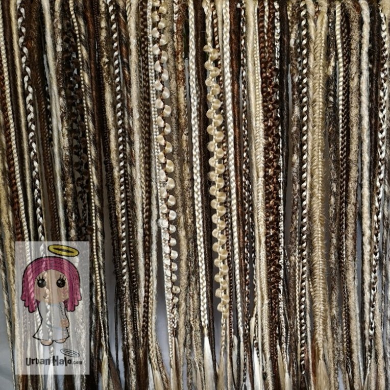 Urban_Halo's tweet photo. Sorry for the gap folx!
Let's kick back off with this gorgeous extra full head slim texture mix set!
A little bit of everything in a Boho brown/blonde combination.👌😇
#urbanhalouk #dreadlocks #dreads #locs #dreadextensions #blondedreads #dreadlovers #dreadlove #dreadlife #fyp https://t.co/PDxx0IJVPA