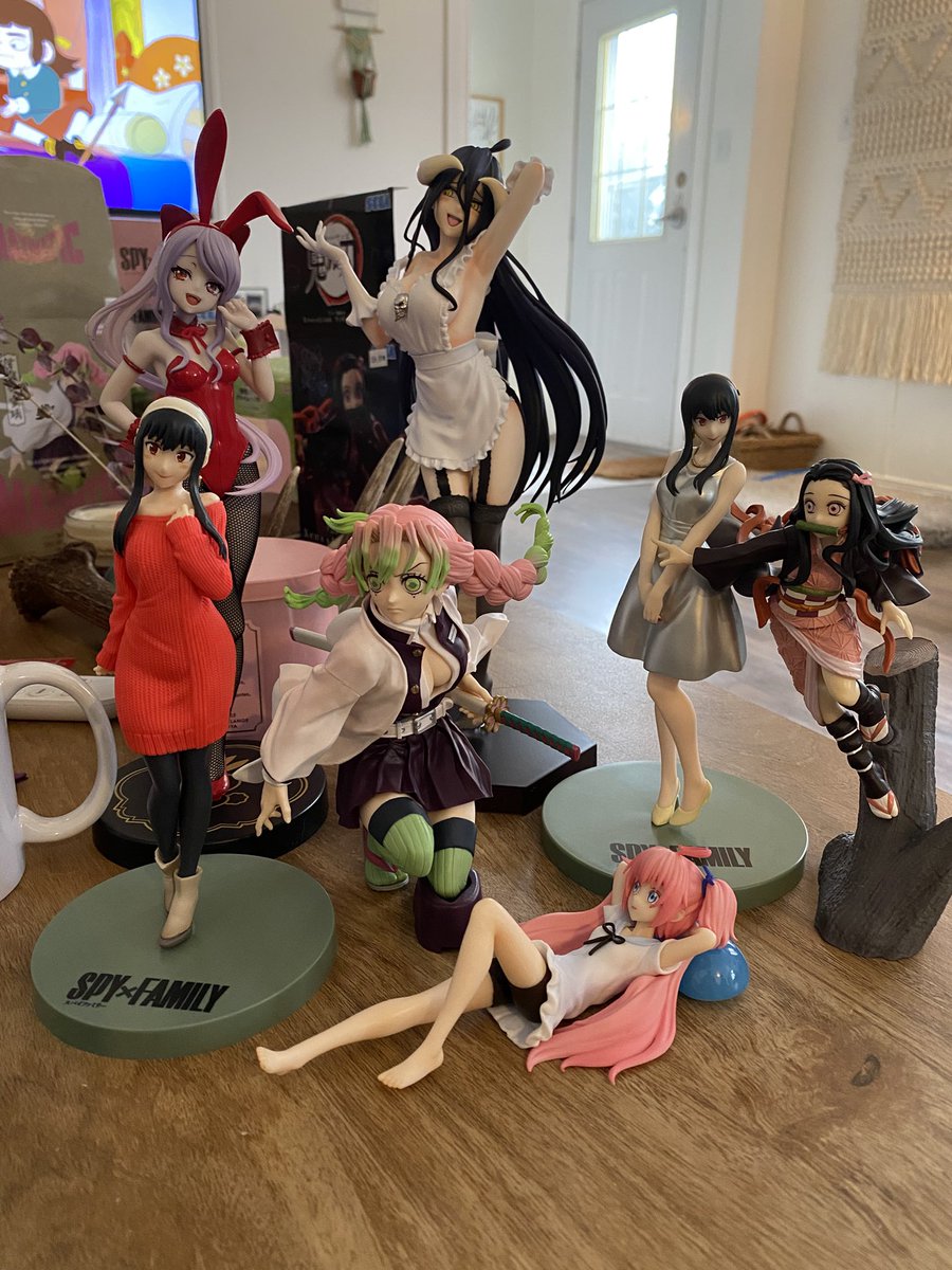 Well I took my daughter on a little trip and went to a fanexpo and it was great!!!  Recently my daughter wanted to start collecting anime and collectables so we found some awesome stuff!  Check it! #anime #figurines #albeto #yori #DemonSlayer #overlord