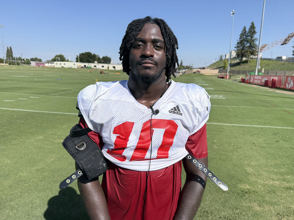 gabecamarillo_'s tweet image. K’Vion Thunderbird has an inspiring story.
He plays for his Dad, who he lost as a high school senior. He keeps going for his family, who he calls daily in Chicago while he chases his football dream in Fresno.

Teammates described him as quiet when he arrived, but now he’s loud.